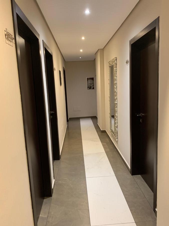 Soleo Hotel Тирана Экстерьер фото